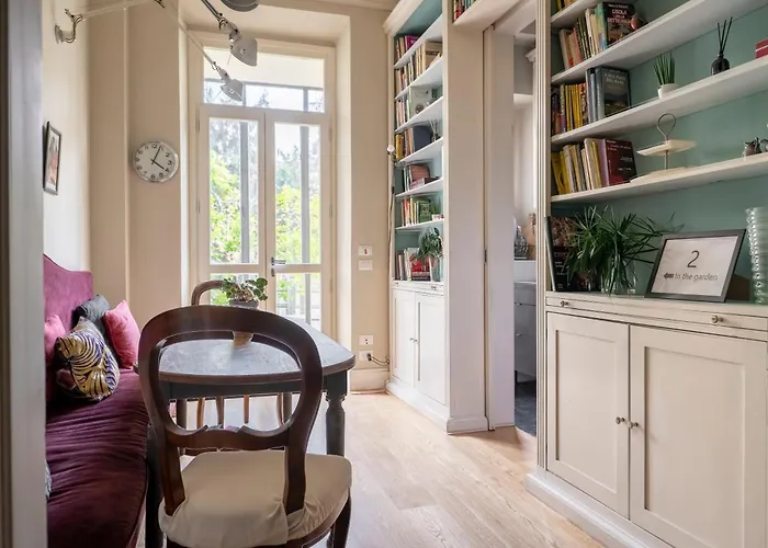 Boutique Apartment With Private Rooms And Garden Oasis